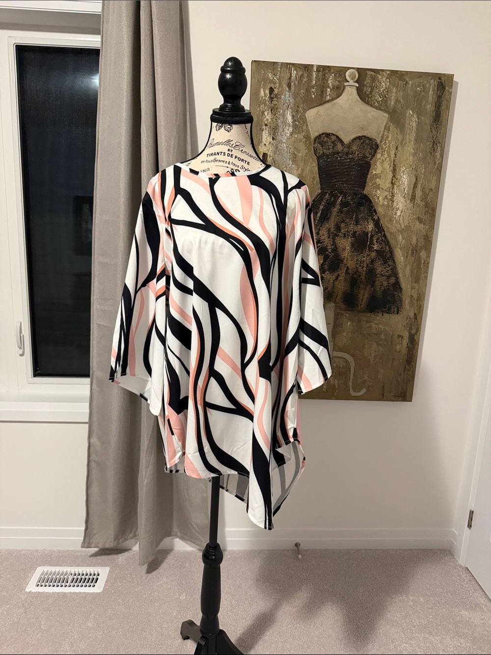 Women’s Flowing Abstract Print Tunic Top in White, Black & Blush